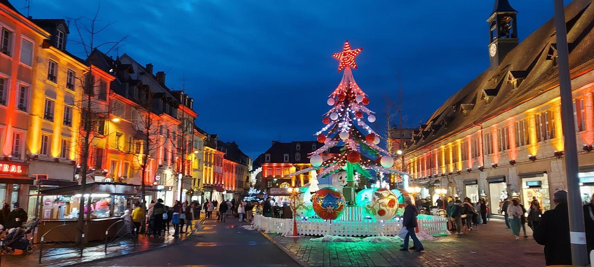 Appart' Duchatelain Lumineux, Vue Sur Chateau มงเบลียาร์ ภายนอก รูปภาพ